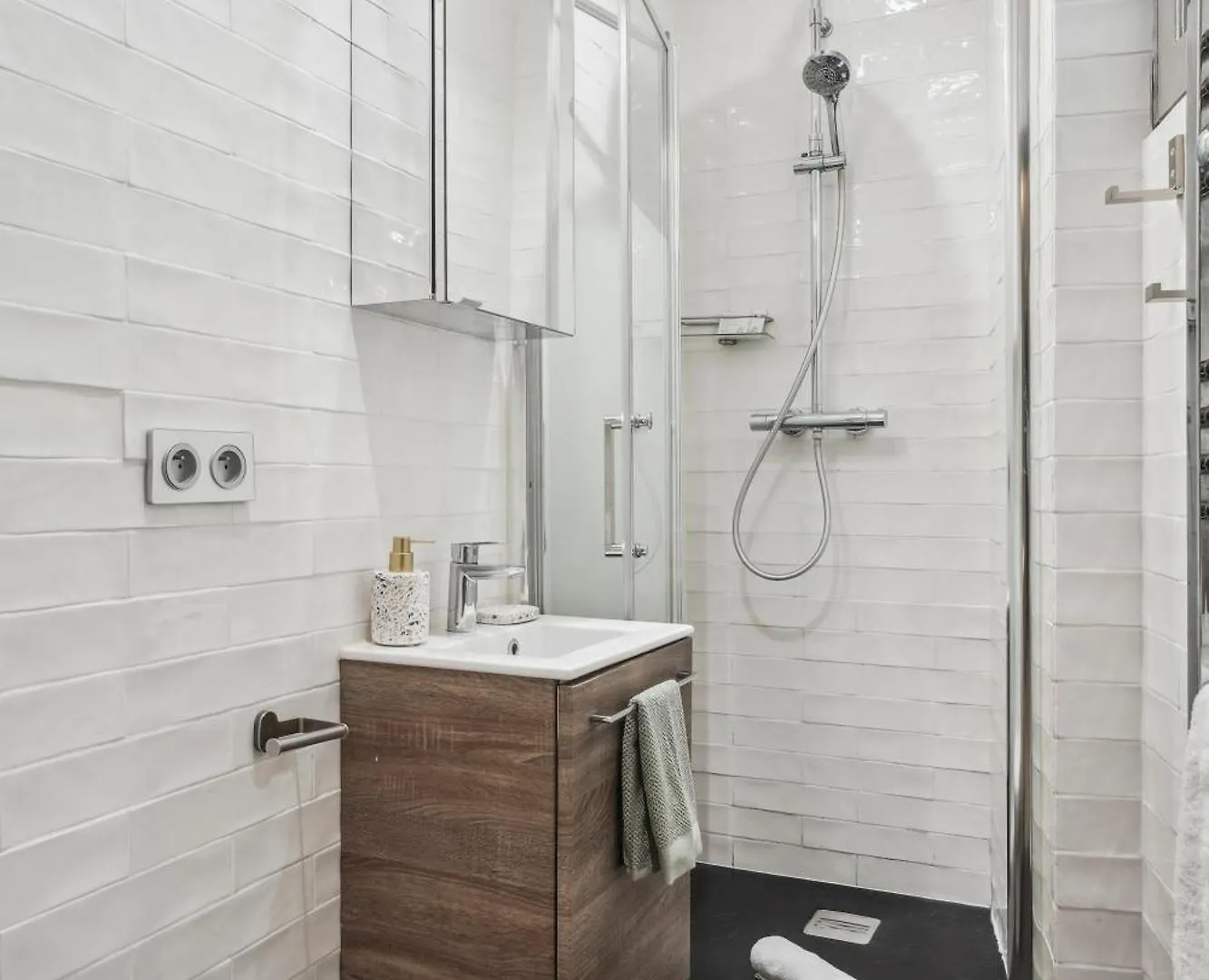 Eiffel & Invalides - Cityapartmentstay Apartment Paris