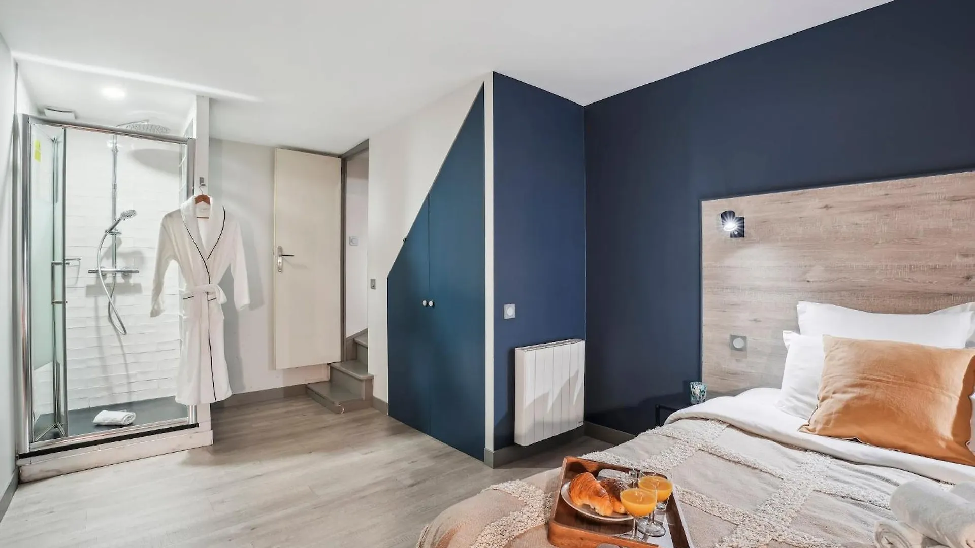 Eiffel & Invalides - Cityapartmentstay Apartament